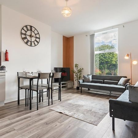 Bronze Haven - A Luxe And Cozy Stay In Birmingham Bagian luar foto