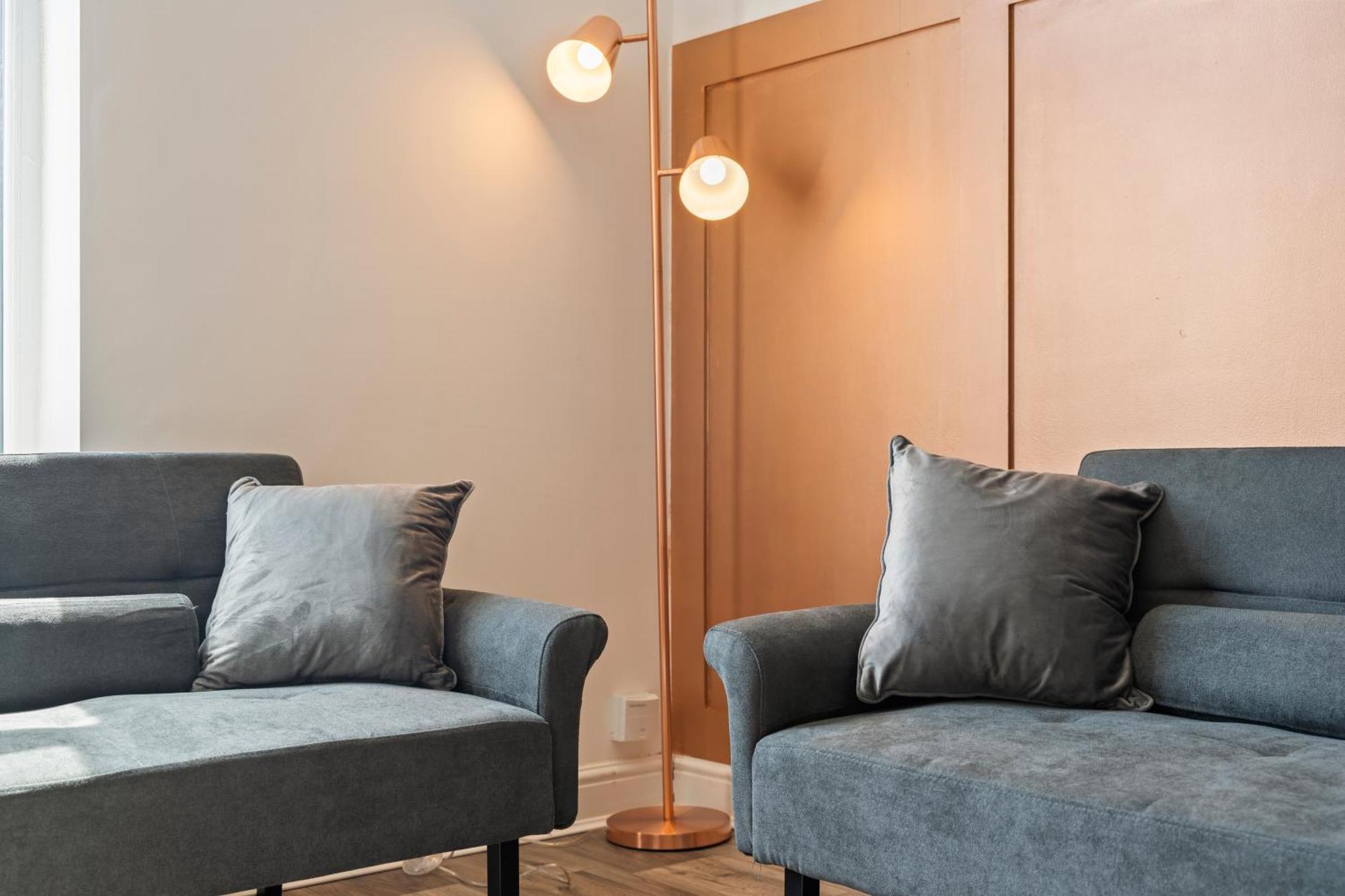 Bronze Haven - A Luxe And Cozy Stay In Birmingham Bagian luar foto