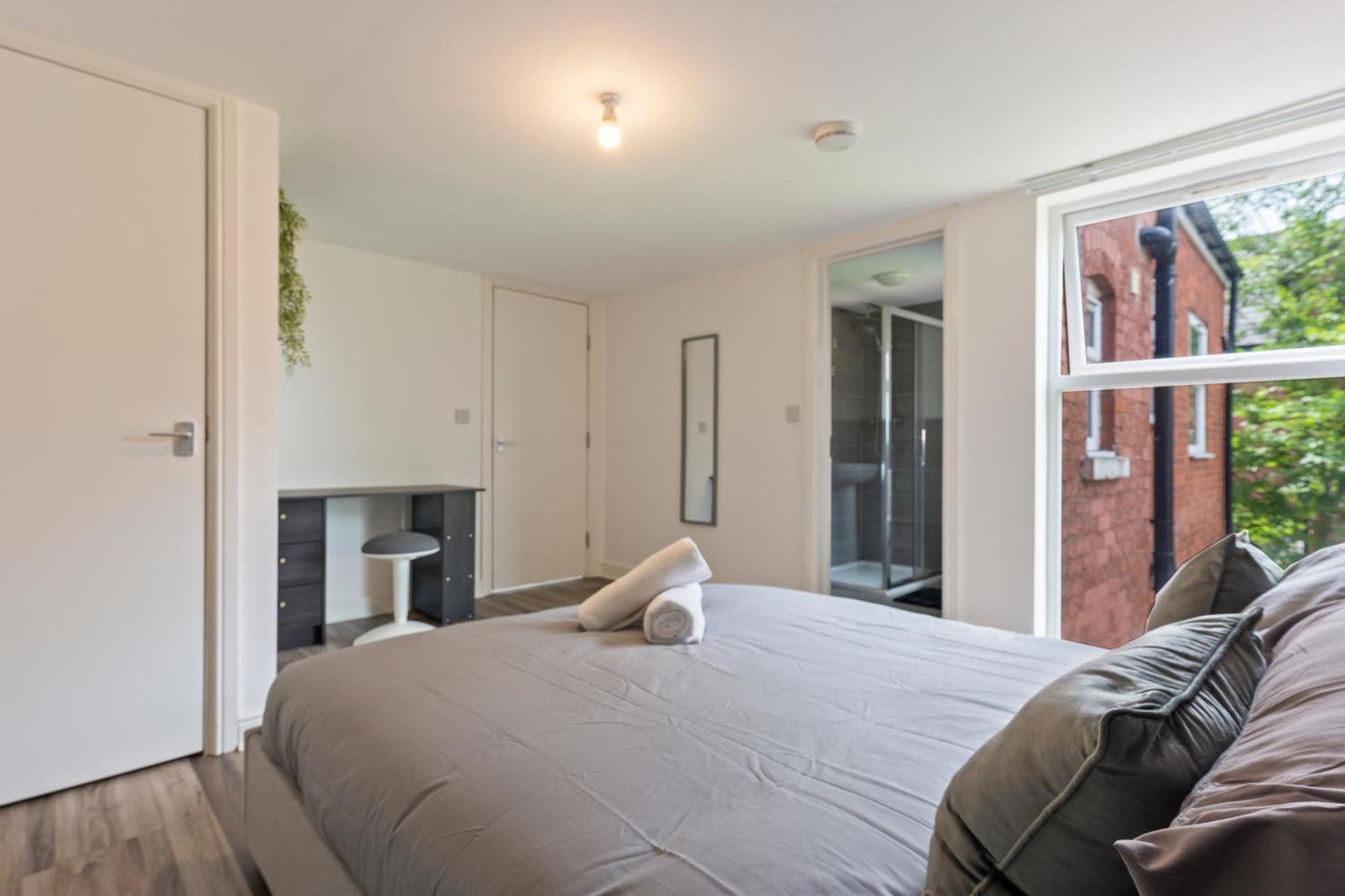 Bronze Haven - A Luxe And Cozy Stay In Birmingham Bagian luar foto