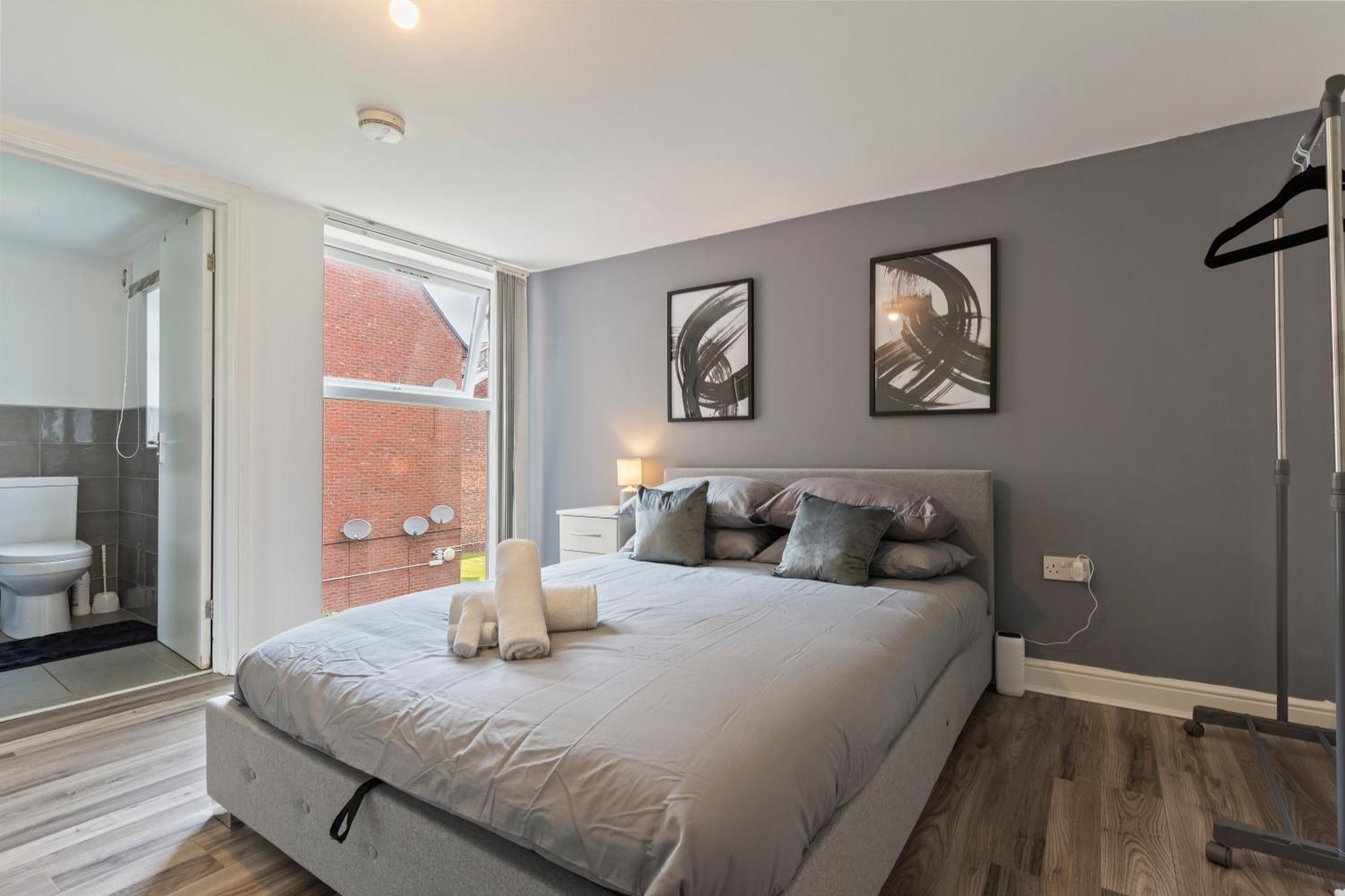 Bronze Haven - A Luxe And Cozy Stay In Birmingham Bagian luar foto