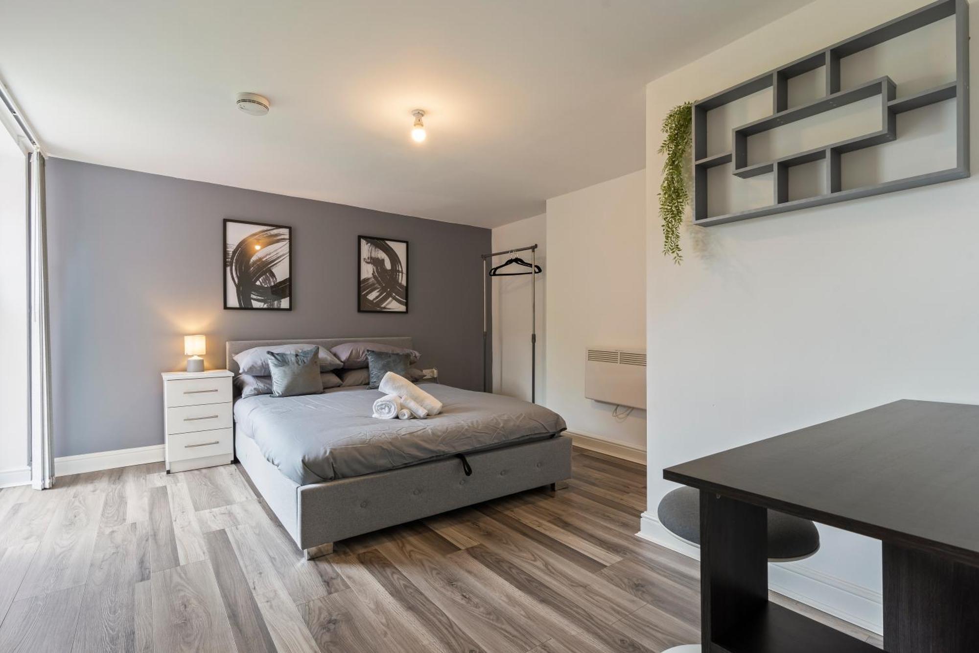 Bronze Haven - A Luxe And Cozy Stay In Birmingham Bagian luar foto